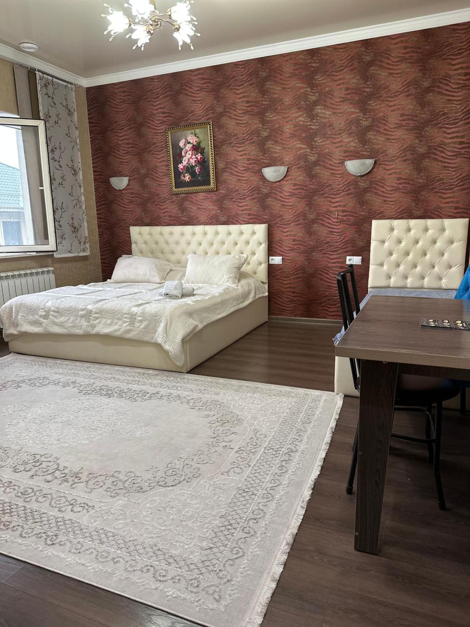 Sweet Home Hostel Bishkek Exterior photo